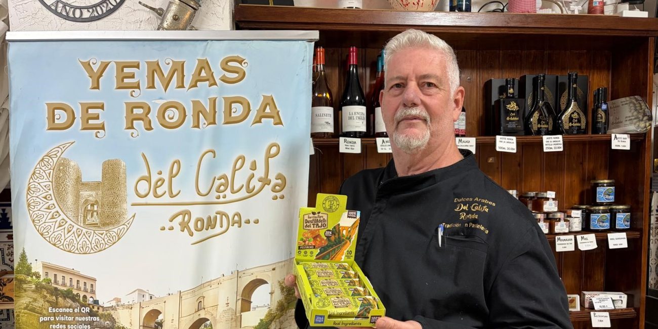 Rafael Pimentel, propietario de Dulces del Califa, presenta Desfiladero del Tajo, la barrita energética 100% natural con sabor a pistacho.