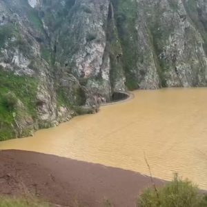 La presa se encuentra actualmente al borde de su capacidad