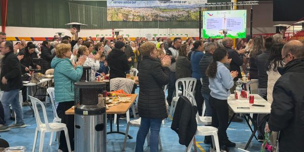 El polideportivo El Fuerte ha estallado en aplausos al conocerse la noticia