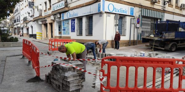 Una de las actuaciones ya se está realizando en la plaza Carmen Abela