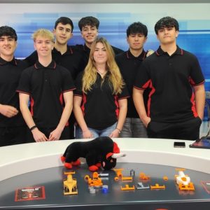 El equipo de Galmax GT en los estudios de Charry TV