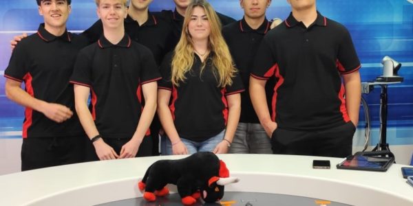 El equipo de Galmax GT en los estudios de Charry TV