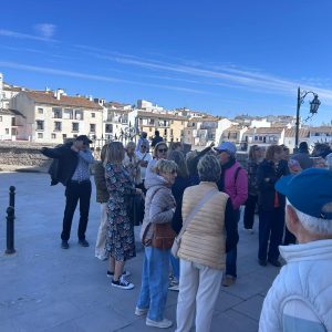 Turistas en el Puente Nuevo