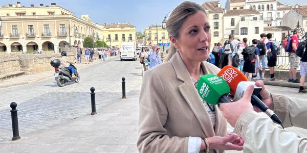 María del Carmen Martínez en rueda de prensa
