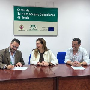 Imagen de la firma del convenio