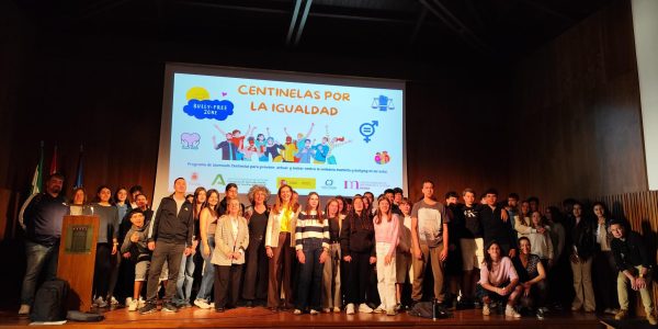 Foto de familia en la clausura del programa