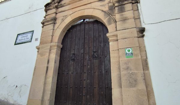 Imagen de la fachada del Convento Madre de Dios