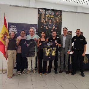 Foto de familia en la presentación de la prueba