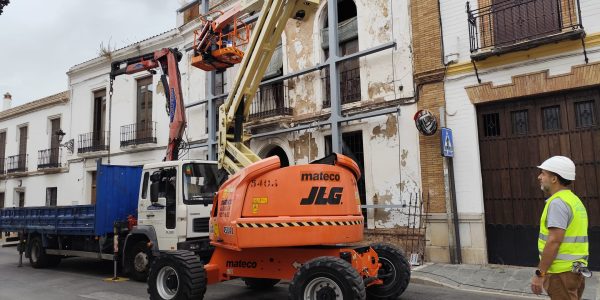 La calle Armiñán permanecerá cortada también durante la jornada de mañana