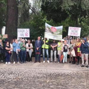 La concentración ha tenido lugar a las puertas del Ayuntamiento