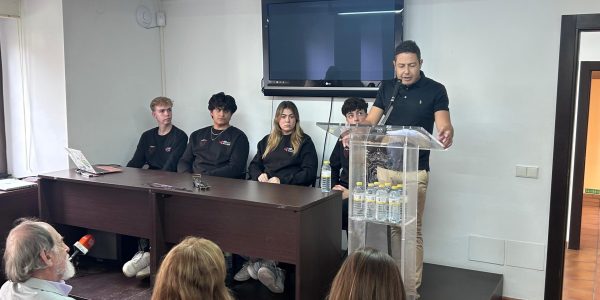 Los alumnos han presentado este mediodía el proyecto final