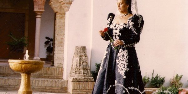 Pepa Borrego, en su etapa como presidenta de las Damas Goyescas