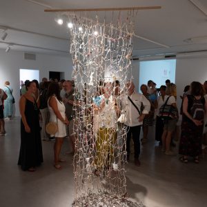 Oradoras nocturnas, de Julia Llerena, ya es parte de la colección del Museo de Arte Contemporáneo de Genalguacil