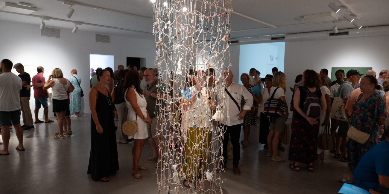 Oradoras nocturnas, de Julia Llerena, ya es parte de la colección del Museo de Arte Contemporáneo de Genalguacil