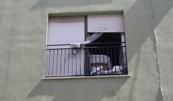 Los hechos se produjeron en este inmueble de la calle Monterejas.