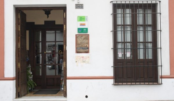 52 personas se están viendo afectadas por los impagos de cuatro nóminas.