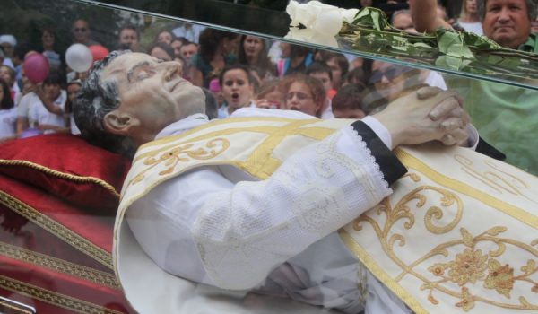 La reliquia ha permanecido en Ronda durante algo más de dos horas.