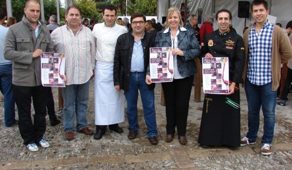 Cientos de personas se acercaron a lo largo del sábado y del domingo a la carpa situada en el paseo de Blas Infante.