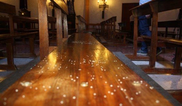 Las hermandades incardinadas en San Cristóbal esperan una solución al problema.