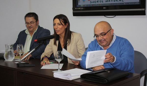 En la Junta Local de Salud participaron, entre otros, la alcaldesa y el Gerente del Área Sanitaria de la Serranía.