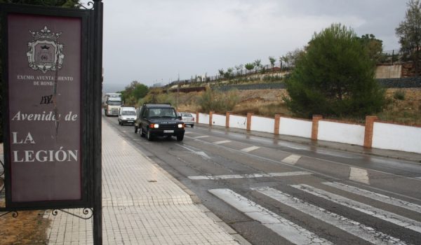 La avenida de La Legión es una de las zonas de Ronda que permanecen a oscuras.