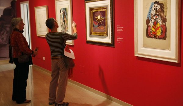 La nueva sala expositiva se ha inaugurado esta mañana con la participación de representantes del Museo Peinado y la Obra Social de Unicaja.