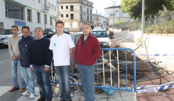 Los vecinos se han volcado para conseguir fondos y ayudar al propietario del kiosco.