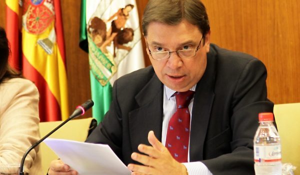 El Consejero de Agricultura, Pesca y Medio Ambiente, Luis Planas.