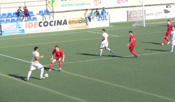 Los rondeños fueron capaces de sobreponerse al tempranero gol de penalti de Montero.