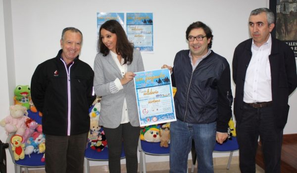 La delegada Concha Muñoz presentó la campaña acompañada de un grupo de empresarios.