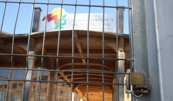 El Edificio del Mueble Rondeño, máximo exponente de proyecto millonario y sin utilidad.