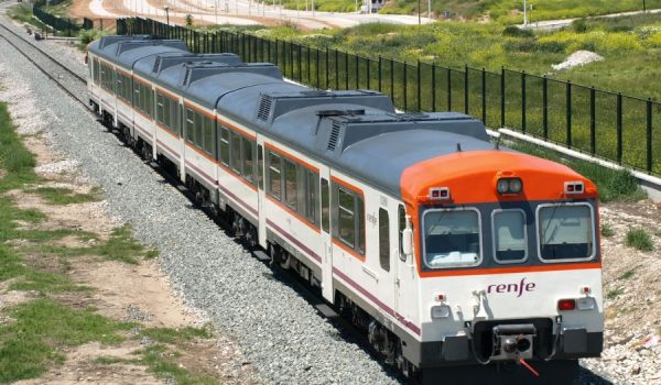 Imagen del tren que cubre el recorrido entre Granada y Algeciras.