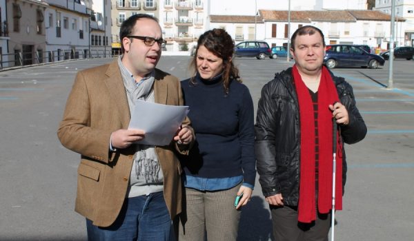 Alberto Orozco, María Teresa Valdenebro y Juan Manuel Medina, en el antiguo Cuartel de la Concepción.