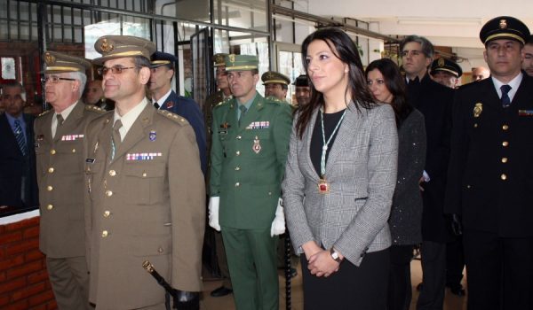 Al acto acudieron mandos militares y los alumnos de este centro, además de numerosas autoridades civiles.