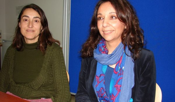 La delegada de Bienestar Social, Concha Muñoz, y la responsable del proyecto, Chari Cabrera.