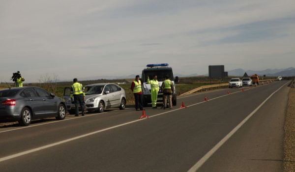 El conductor del vehículo dio positivo en la prueba de alcoholemia según fuentes de la investigación.