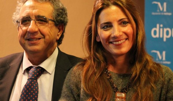 José Ángel Narváez, vicerrector de Coordinación Universitaria de la UMA y Ana Mata, vicepresidenta tercera de la Diputación Provincial.