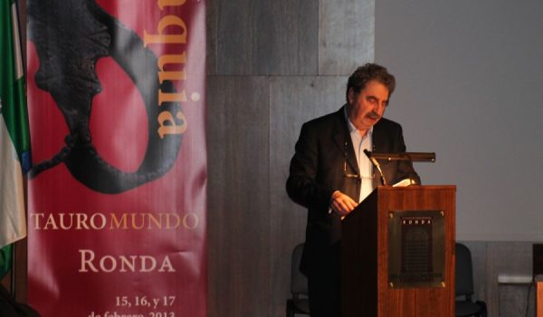 Francis Wolff, escritor francés.