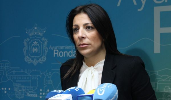 La alcaldesa de Ronda, en una de sus últimas comparecencias públicas.