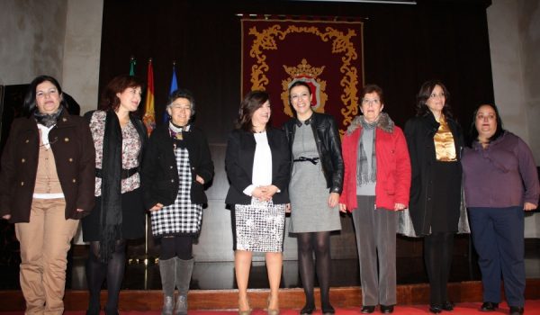 El Consistorio quiso reconocer la labor de las cuidadoras.