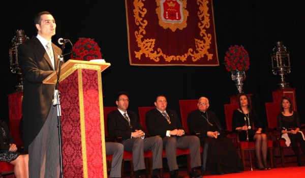 José Luis Torres, durante el Pregón Oficial en el Teatro Vicente Espinel.