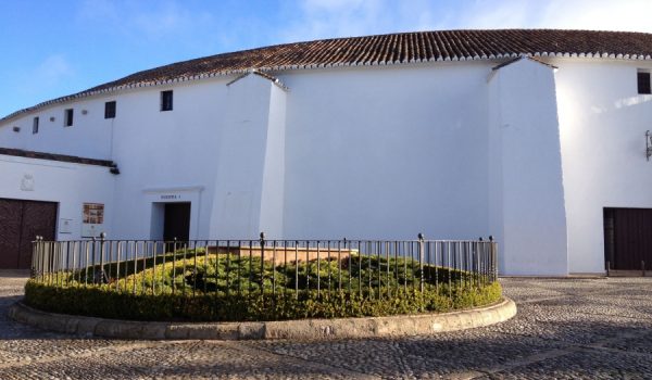 Estado actual del paseo de Blas Infante sin el monumento al toro de lidia.