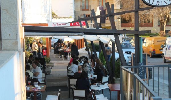 Imagen de una de las numerosas terrazas de la zona centro de la ciudad.