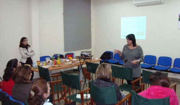 El taller ofrecido a los padres repercute directamente en la salud y hábitos de vida de los menores.