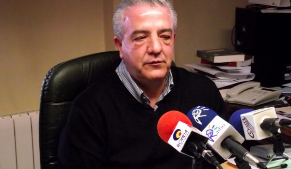 José Herrera, durante su comparecencia ante los medios en la que ha anunciado su decisión.