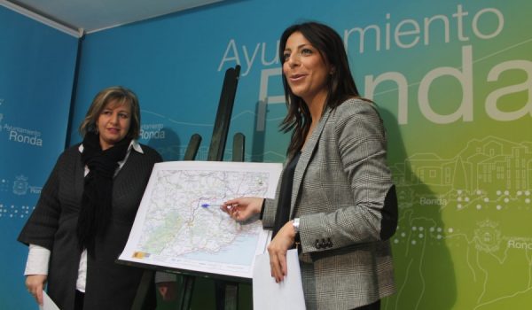 Barriga y Fernández comparecieron ayer ante los medios de comunicación.