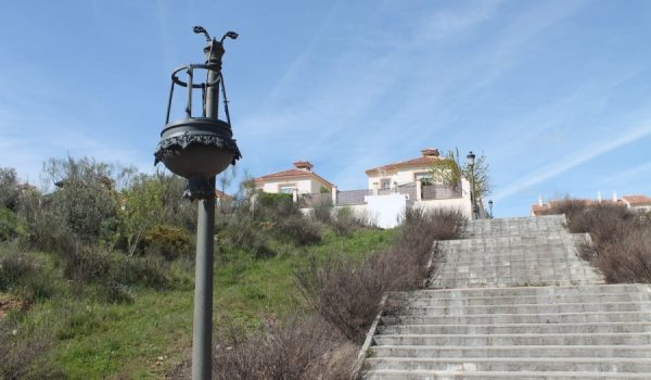 Los vecinos de Arenal 2000 llevan cinco años demandando la finalización de los trabajos.