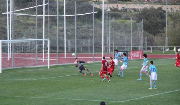 Petr Prucha acortó distancias en la recta final del choque.