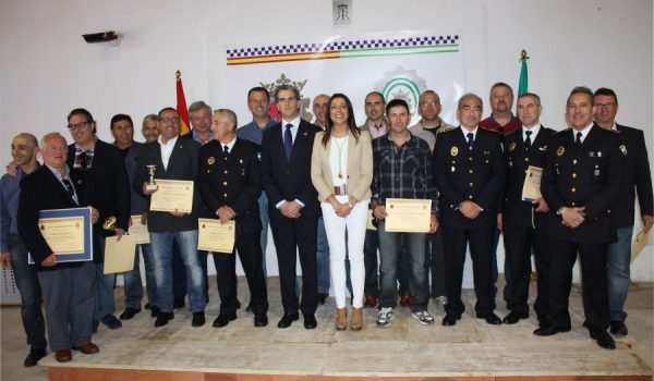 El Ayuntamiento reconoció la labor de más de una treintena de policías locales.