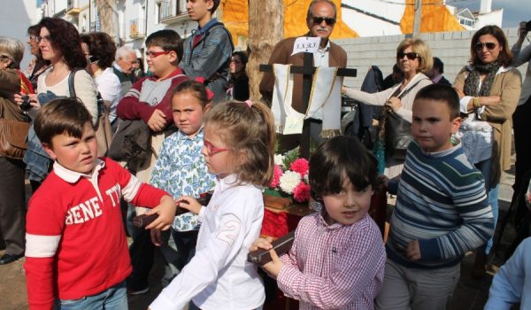 Un total de 66 Cruces de Mayo participaron en la concentración.